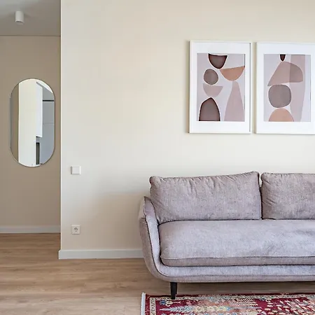 Cozy With Huge Terrace Апартаменты *