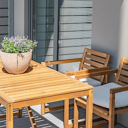 Cozy With Huge Terrace Wilno