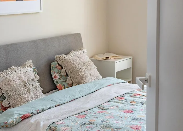 Cozy With Huge Terrace *