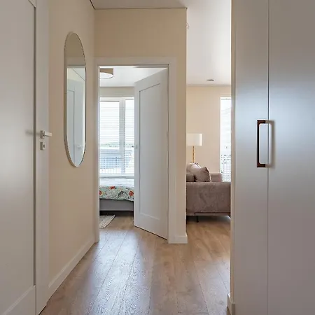 Cozy With Huge Terrace Apartament