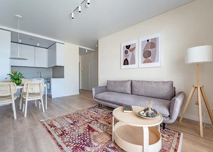 Cozy With Huge Terrace